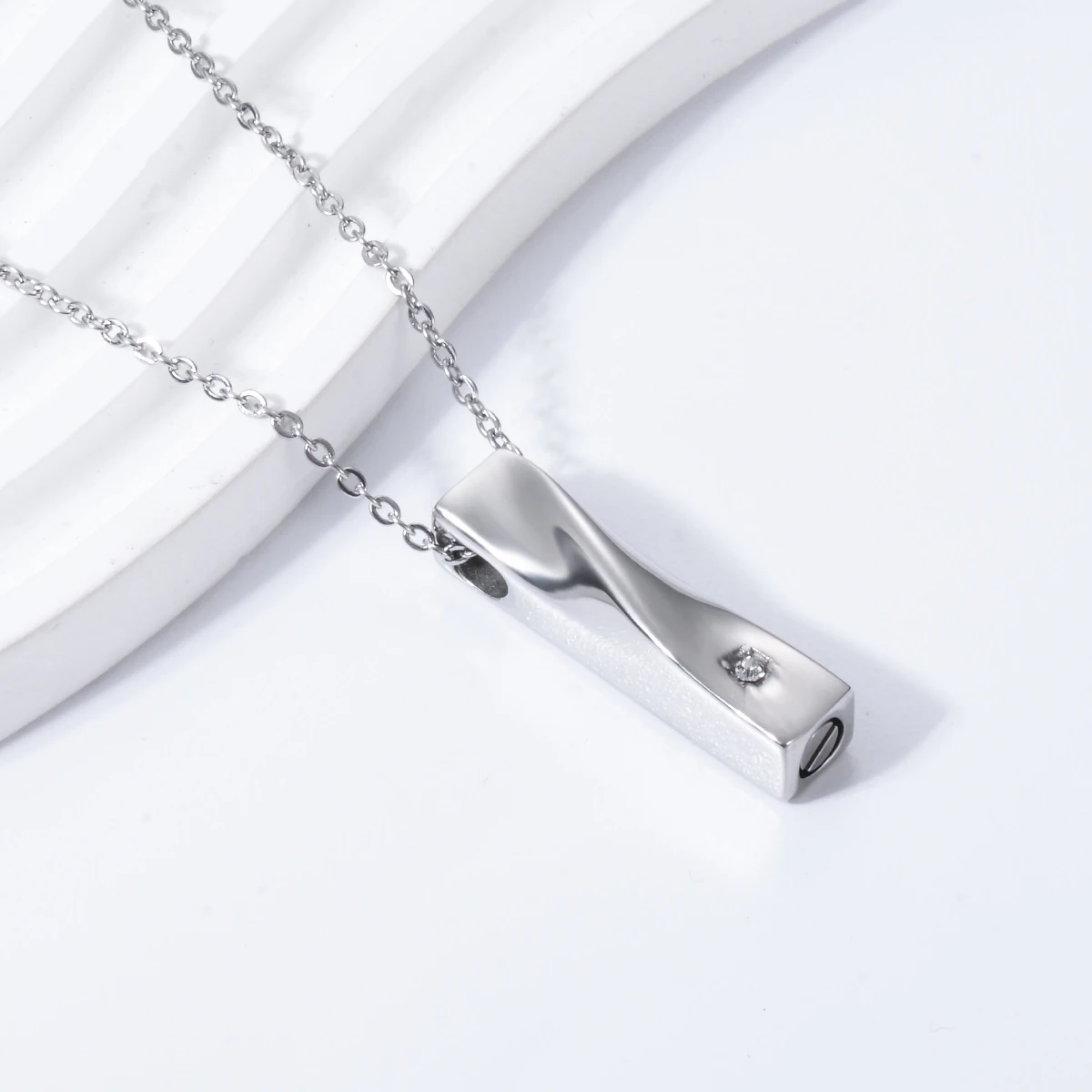 Starlight Urns Twisted Bar with Zirconia Urn Necklace – Elegant Memorial Jewelry for Ashes